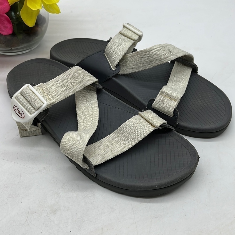 Chaco White Gray Slip On Hiking Sandals Sz 10. FFT2307D
